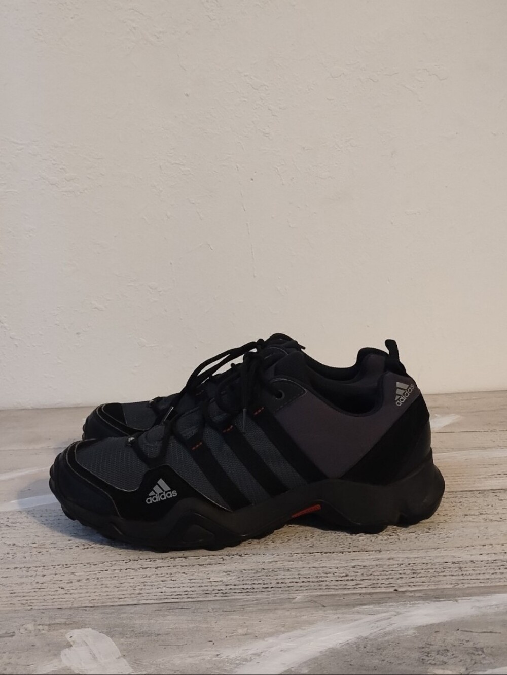 ADIDAS traxion ax shoes U.S.A mens size 8